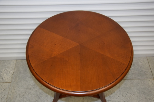 Ogłoszenie - stolik z drewna orzechowego - jak nowy. Zdjęcie 3