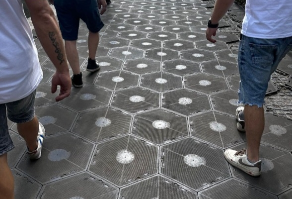 Ogłoszenie - Tymczasowa podłoga eventowa - festiwale i wydarzenia plenerowe. Zdjęcie 1