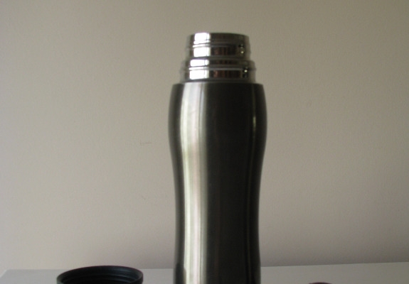 Ogłoszenie - Mały stalowy termos turystyczny z kubkiem 0,4 l. Zdjęcie 4