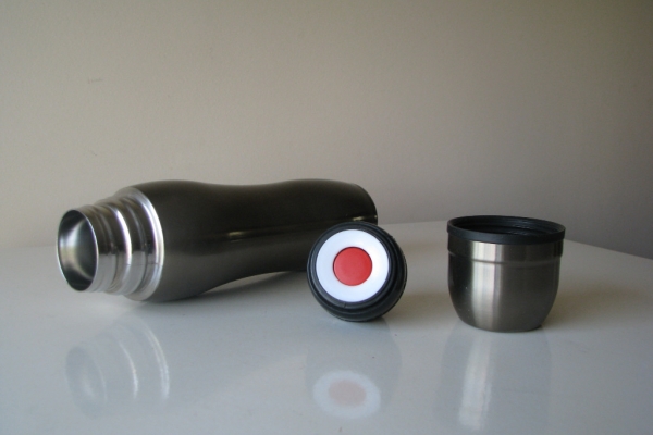 Ogłoszenie - Mały stalowy termos turystyczny z kubkiem 0,4 l. Zdjęcie 6