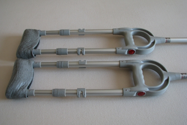 Ogłoszenie - Kule ortopedyczne, pachowe z regulacją wysokości, MIKIRAD 06/MR inwalidzkie 2 szt. Zdjęcie 3