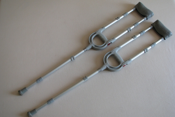 Ogłoszenie - Kule ortopedyczne, pachowe z regulacją wysokości, MIKIRAD 06/MR inwalidzkie 2 szt. Zdjęcie 1