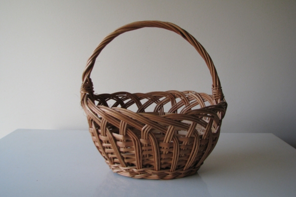 Ogłoszenie - Piękny, owalny koszyk wiklinowy z ażurowym splotem na święconkę wielkanocną. Zdjęcie 1