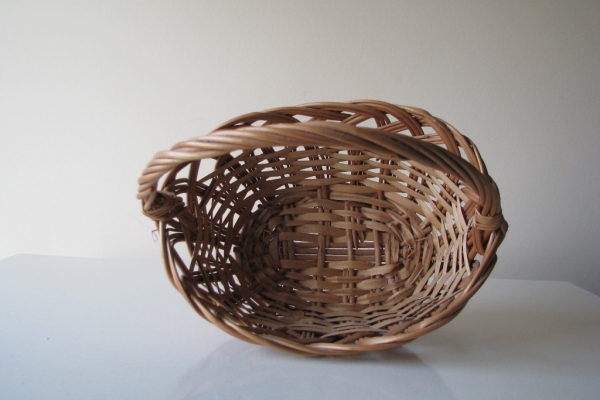 Ogłoszenie - Piękny, owalny koszyk wiklinowy z ażurowym splotem na święconkę wielkanocną. Zdjęcie 3