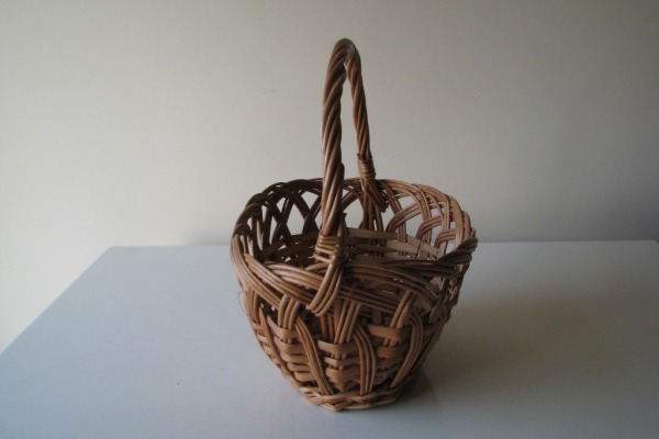 Ogłoszenie - Piękny, owalny koszyk wiklinowy z ażurowym splotem na święconkę wielkanocną. Zdjęcie 2