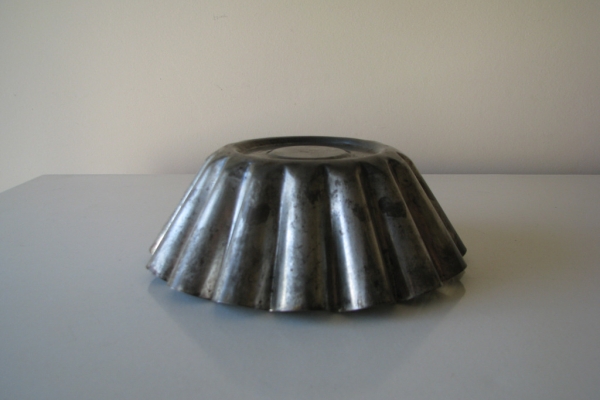 Ogłoszenie - Mała, zgrabna forma metalowa na babkę PRL. Zdjęcie 5