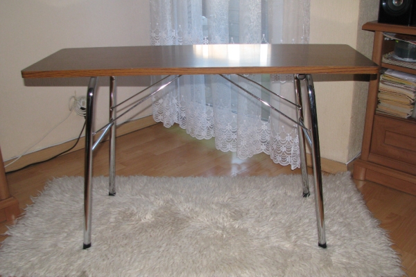 Ogłoszenie - Mały, zgrabny, składany stolik przenośny, biurko, ława. Zdjęcie 10