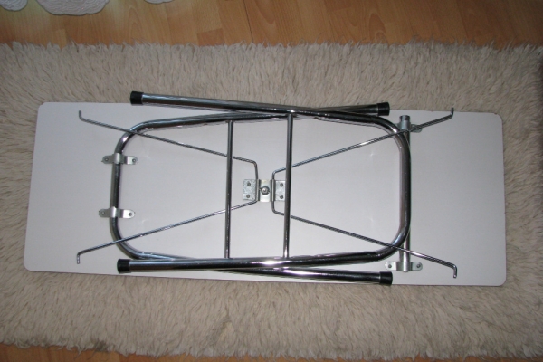 Ogłoszenie - Mały, zgrabny, składany stolik przenośny, biurko, ława. Zdjęcie 7