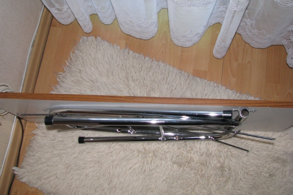 Ogłoszenie - Mały, zgrabny, składany stolik przenośny, biurko, ława. Zdjęcie 9