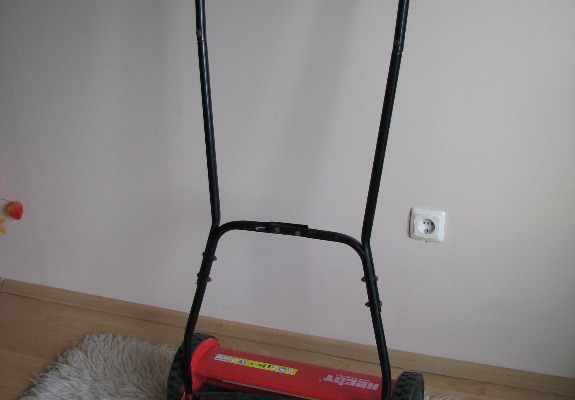 Ogłoszenie - Kosiarka ręczna wrzecionowa Hecht. Zdjęcie 9