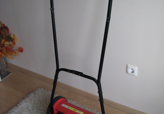 Ogłoszenie - Kosiarka ręczna wrzecionowa Hecht. Zdjęcie 1