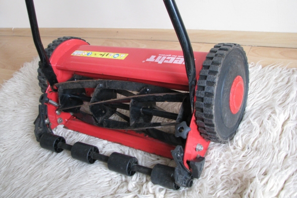 Ogłoszenie - Kosiarka ręczna wrzecionowa Hecht. Zdjęcie 3