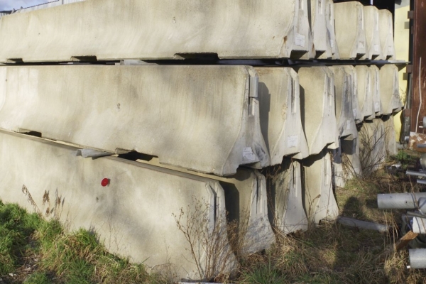 Ogłoszenie - Bariery autostradowe, betonowe - Delta Bloc DB 80. Zdjęcie 1