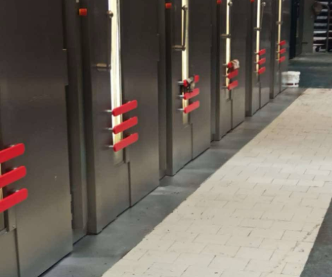 Ogłoszenie - Szczerze? W branży sprzątającej każdy obiecuje „najwyższą jakość”. Tylko że u nas to nie są puste słowa.. Zdjęcie 1