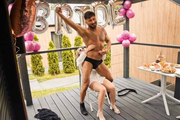 Ogłoszenie - Striptizer Warszawa i Tancerz Erotyczny Warszawa i okolice, na Wieczór Panieński, Urodziny, Eventy - Logan Striptizer. Zdjęcie 4