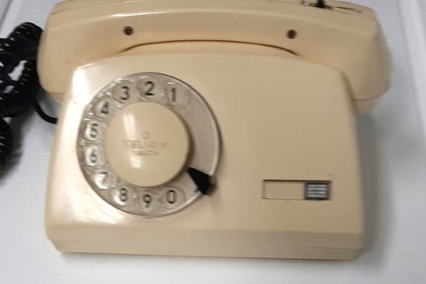 Ogłoszenie - Polecam 2 Telefony Kolekcjonerskie Pamiątka z Okresu PRL-u Lata-70-80- te. Zdjęcie 2