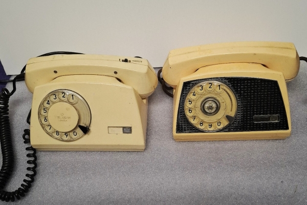 Ogłoszenie - Polecam 2 Telefony Kolekcjonerskie Pamiątka z Okresu PRL-u Lata-70-80- te. Zdjęcie 5