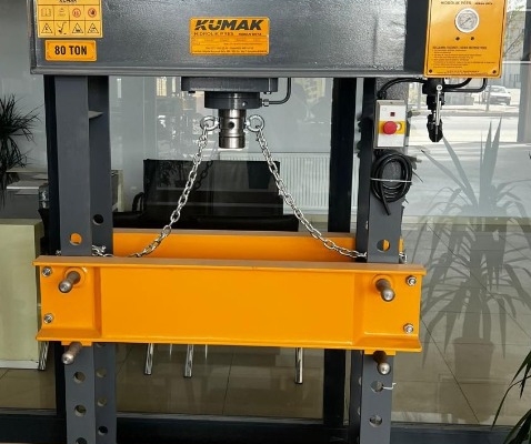 Ogłoszenie - Prasa hydrauliczna 80t. Zdjęcie 1