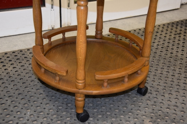 Ogłoszenie - barek - stolik dębowy na kółkach - super stan. Zdjęcie 4