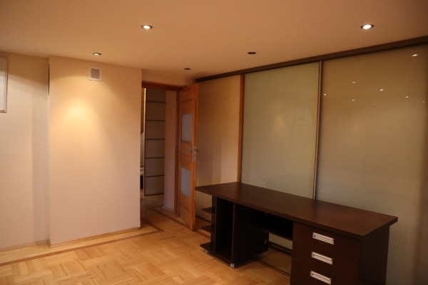 Ogłoszenie - Dom 107 m² w centrum Turobina + lokal usługowy z osobnym wejściem | 2 łazienki | strych | ogródek | 345 000 zł. Zdjęcie 2