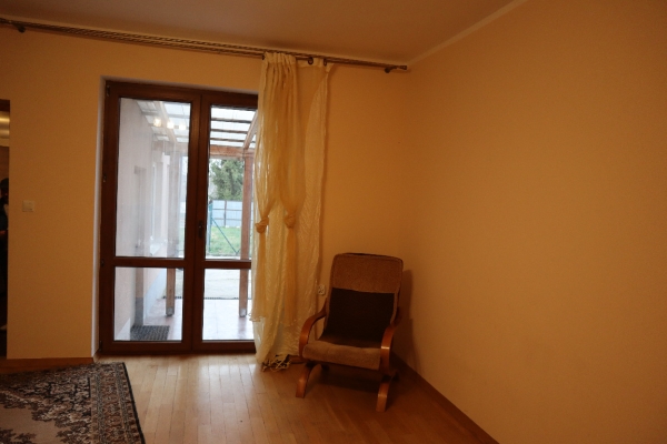 Ogłoszenie - Dom 107 m² w centrum Turobina + lokal usługowy z osobnym wejściem | 2 łazienki | strych | ogródek | 345 000 zł. Zdjęcie 3