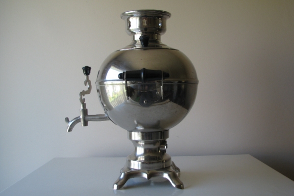 Ogłoszenie - Piękny, stary radziecki samowar o kulistym kształcie z kablem zasilającym. Zdjęcie 3