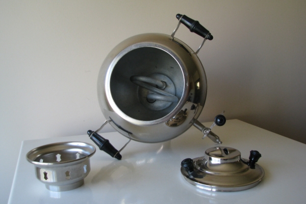 Ogłoszenie - Piękny, stary radziecki samowar o kulistym kształcie z kablem zasilającym. Zdjęcie 8