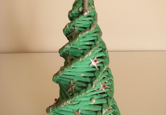 Ogłoszenie - Mała zielona choinka ze srebrnymi dodatkami 26 cm świąteczny stroik. Zdjęcie 3