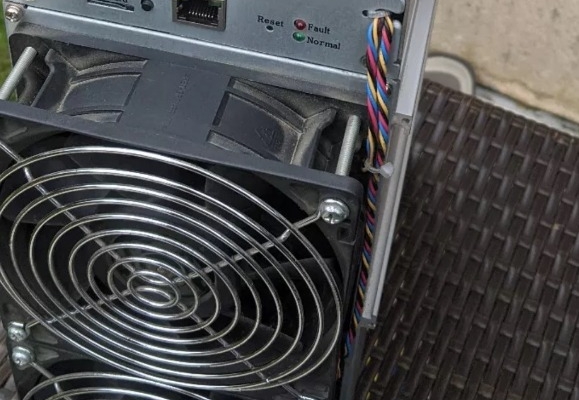 Ogłoszenie - Antminer zcash miner Z15 Pro 840k (2,000usdt ). Zdjęcie 3