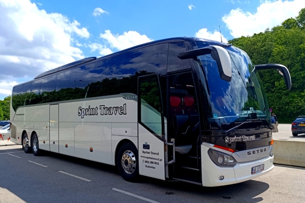 Ogłoszenie - Autokar 49-61 miejsc, Wynajem Busów Katowice, Ruda Śląska, Sosnowiec. Zdjęcie 2