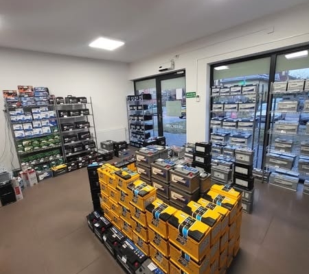 Ogłoszenie - Akumulator motocyklowy 6,3Ah 100A  YUASA YTX7L-BS AGM. Zdjęcie 2