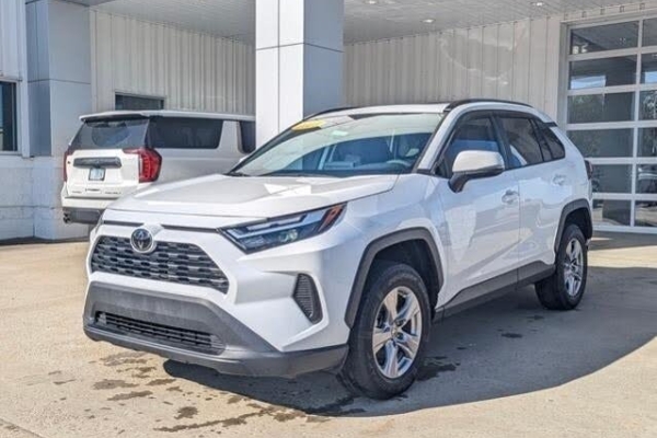 Ogłoszenie - Selling My 2023 Toyota Rav 4 XLE AWD. Zdjęcie 1