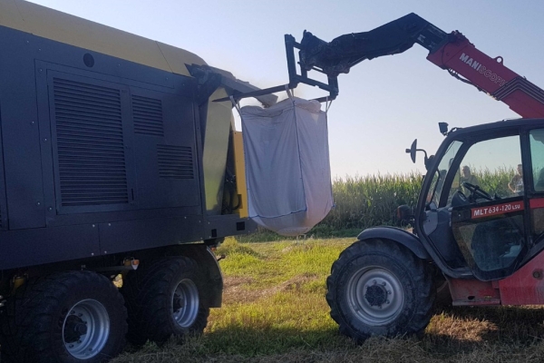 Ogłoszenie - Mobilne urządzenie do produkcji agropelletu z siana , słomy i innej biomasy - bezpośrednio na polu. Zdjęcie 3