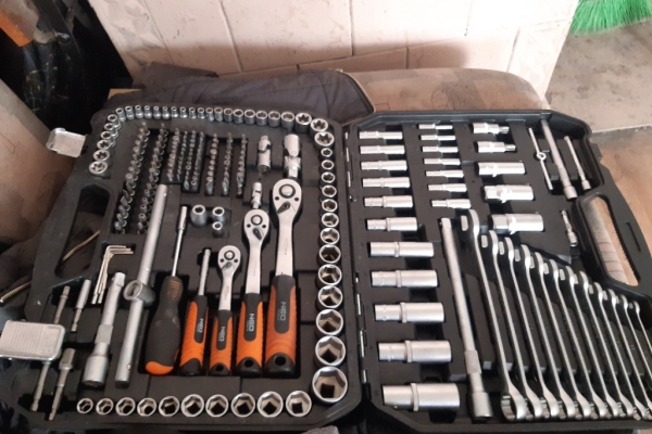 Ogłoszenie - Sprzedam zestaw narzędzi 220 Elementów NEO TOOLS. Zdjęcie 2