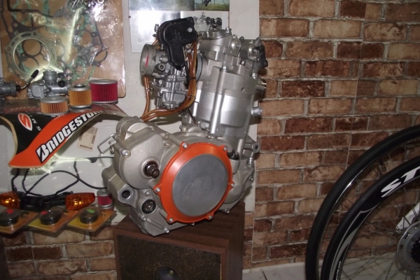 Ogłoszenie - KTM 525/450 exc sx Glowica kpl igla perfekt bez zaworow. Zdjęcie 1