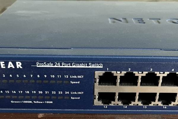 Ogłoszenie - Sprzedam switch NETGER ProSafe 24. Zdjęcie 1