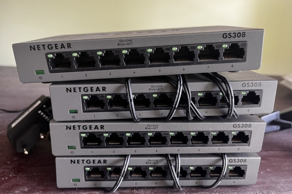Ogłoszenie - Sprzedam switch NetGer GS 308v2. Zdjęcie 1