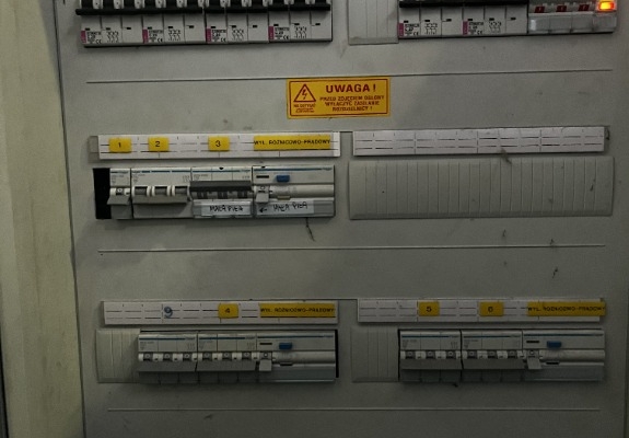 Ogłoszenie - Sprzedam rozdzielnie elektryczną przemysłową. Zdjęcie 3