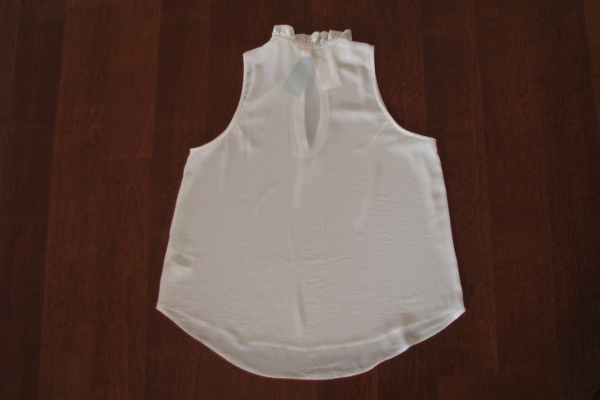 Ogłoszenie - Letnia, biała bluzka, koszula, luźny krój bez rękawów, rozm. 44/ XL. Zdjęcie 3