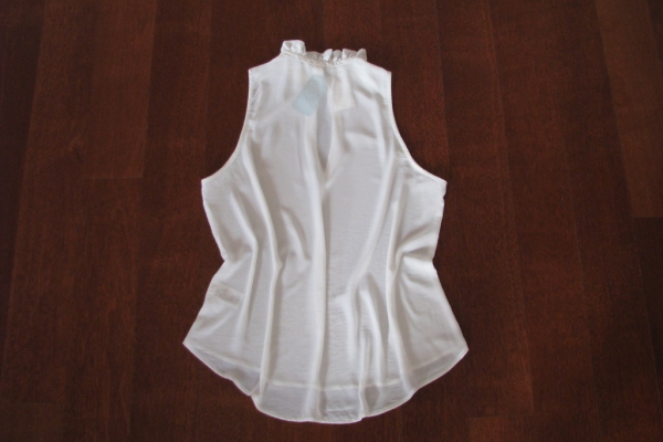 Ogłoszenie - Letnia, biała bluzka, koszula, luźny krój bez rękawów, rozm. 44/ XL. Zdjęcie 7