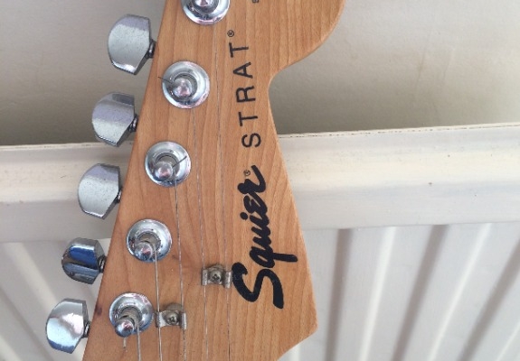 Ogłoszenie - Gitara elektryczna  Fender Squier Strat. Zdjęcie 2