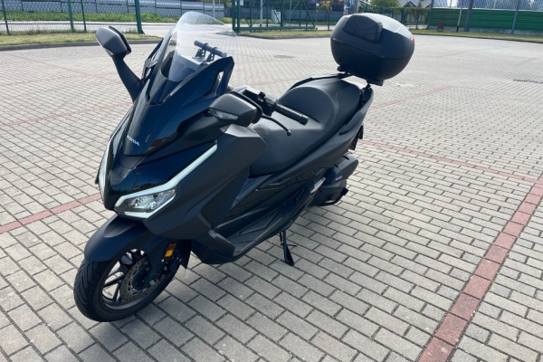 Ogłoszenie - Honda Forza 125 z 2025 roku. To nie jest zwykły skuter.. Zdjęcie 7