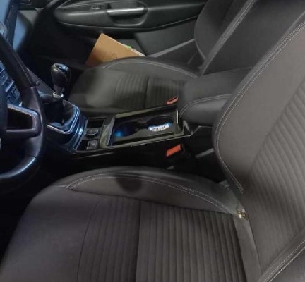 Ogłoszenie - Sprzedam samochód Ford Kuga 1.5 benzyna z 2019 roku. Zdjęcie 5