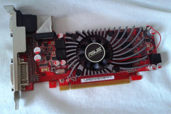 Ogłoszenie - KARTA GRAFICZNA EAH5570/DI/1GD3(LP) ASUS. Zdjęcie 1