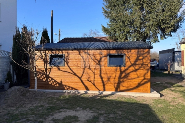 Ogłoszenie - Schowek domek ogrodowy 3x5m - drzwi - 2x okno - jasny orzech - drewnopodobny - rynna - dach dwuspadowy ID1081. Zdjęcie 3