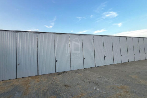 Ogłoszenie - Hala blaszana 24x8m - 8x brama dwuskrzydłowa - biały - dach spad w tył  ID1102. Zdjęcie 3