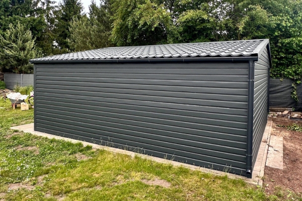 Ogłoszenie - Schowek domek ogrodowy 4,5x5m + wiata 1,5m - drzwi - okno - antracyt - rynny - dach dwuspadowy - blachodachówka ID1082. Zdjęcie 4