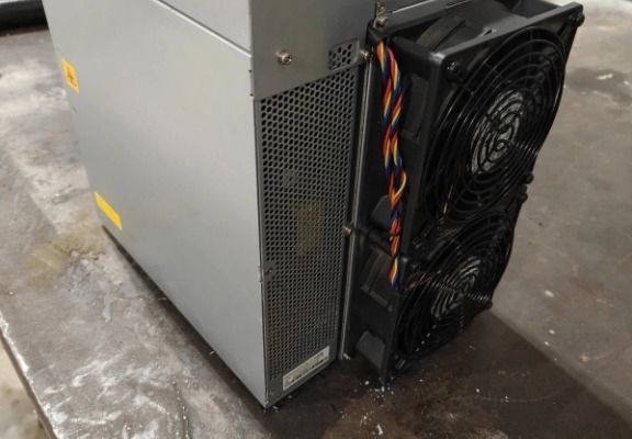 Ogłoszenie - Bitmain Antminer S21XP Hyd,L9,L7,Goldshell AE Max,MicroBT M63S+. Zdjęcie 1