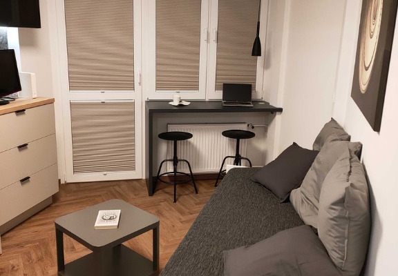Ogłoszenie - 1pok, 16met, okolice al. Lipowej PO REMONCIE/BALKON (Wrocław). Zdjęcie 1