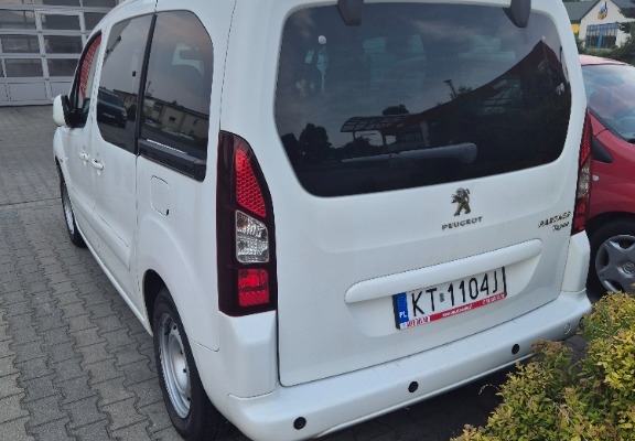 Ogłoszenie - Sprzedam samochód Peugeot Partner 1.6 HDi z 2018 roku. Zdjęcie 4